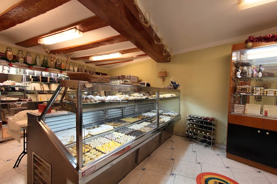 CAFÉ-TURRÓN-PASTELERÍA HERETAT DE SOLER