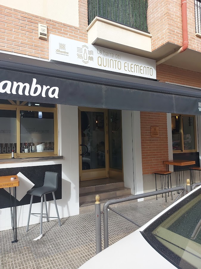 Bar restaurante La Barra del quinto Elemento