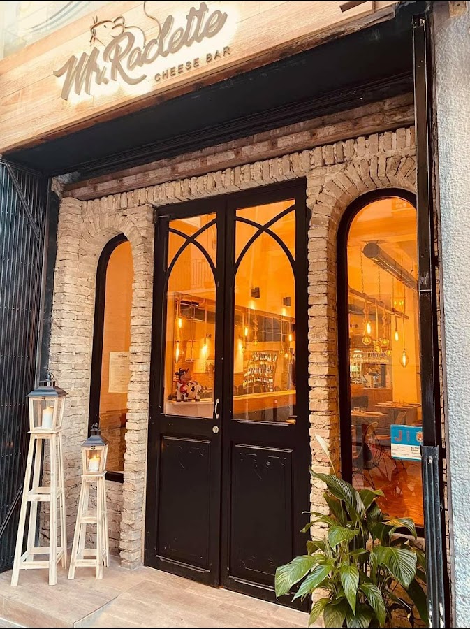 Mr. Raclette Cheese Bar
