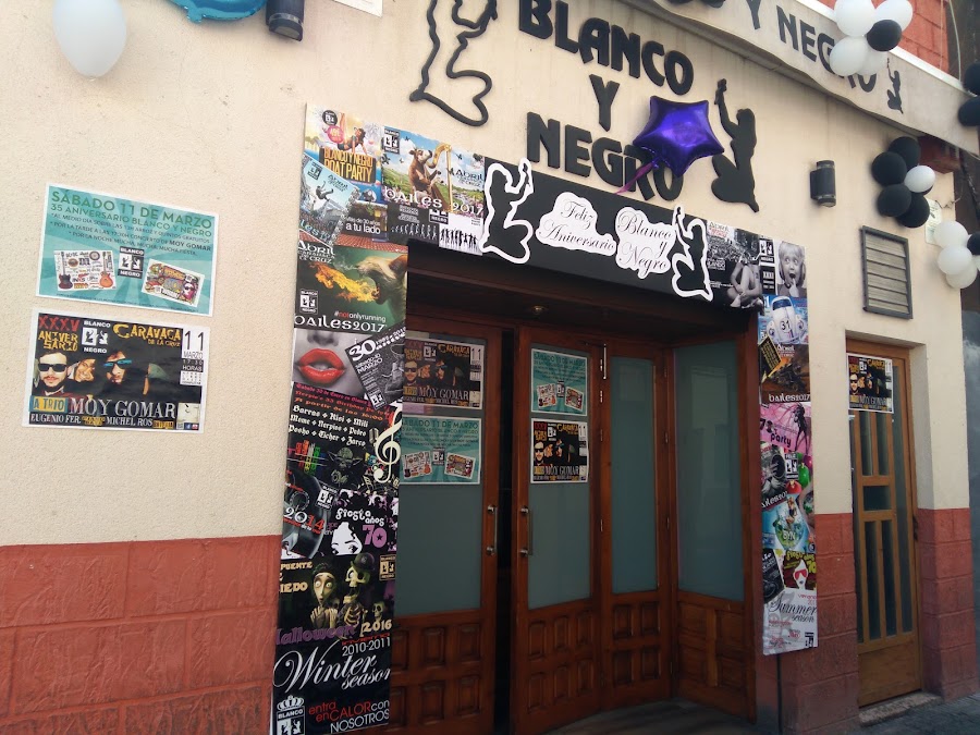 Pub Blanco y Negro