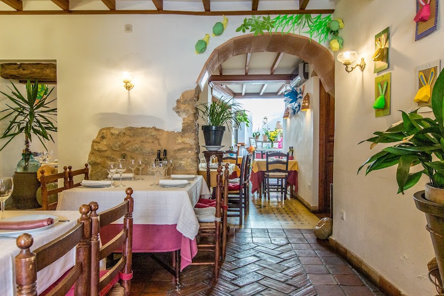 Restaurant · CAL MORELL · Cuina i Tradició